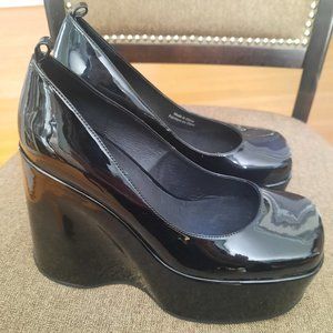 Jeffrey Campbell Yazmin Wedge Platform Shoe in Black Patent, Size 7